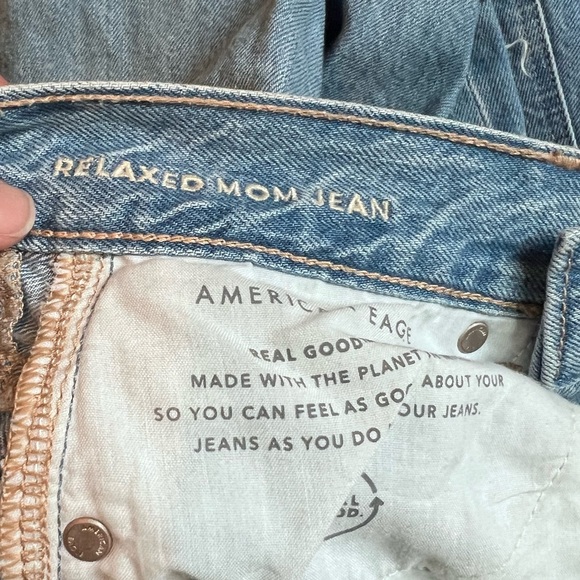 American Eagle Light Denim High Waist Destroyed Mom Jean Size 00 Xtra Short - Picture 9 of 14